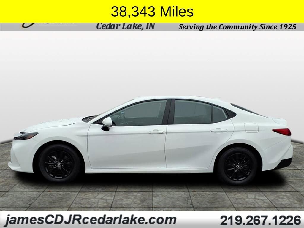 2025 Toyota Camry LE photo 2