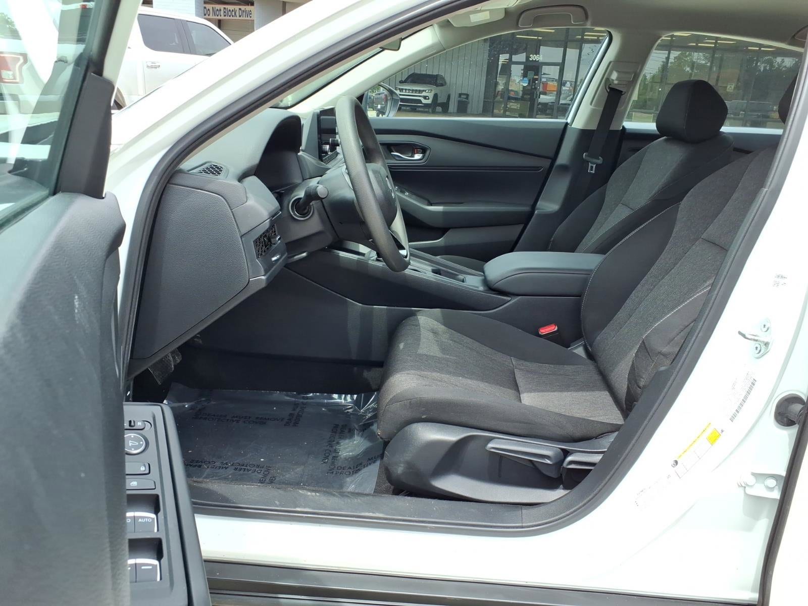 2024 Honda Accord LX - Photo 12