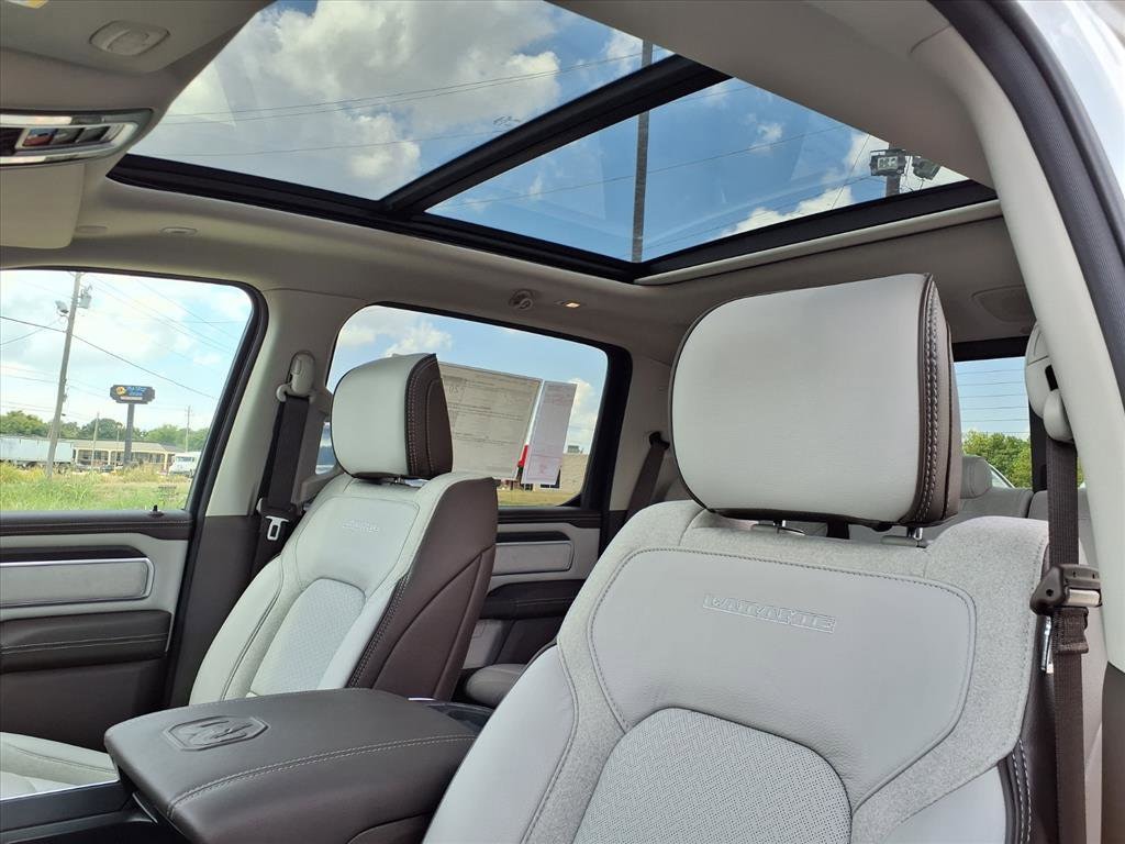 2026 RAM 1500 Laramie - Photo 17