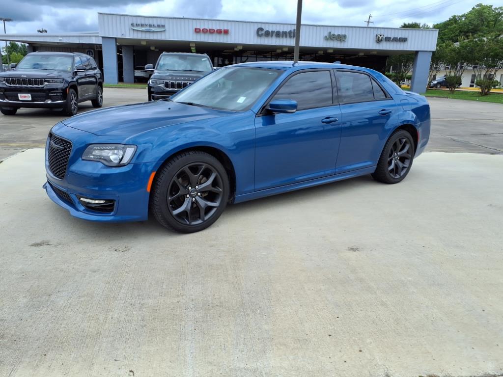 Used 2023 Chrysler 300 Touring L with VIN 2C3CCADG0PH569829 for sale in Greenville, MS