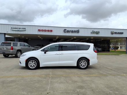 2024 Chrysler Pacifica Touring L Van Passenger Van