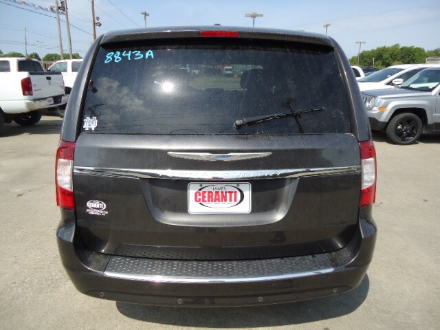 2014 Chrysler Town & Country photo 4
