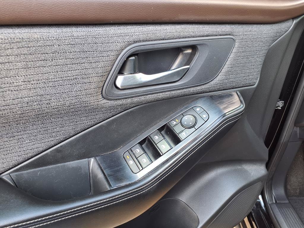 2023 Nissan Rogue SV - Photo 10