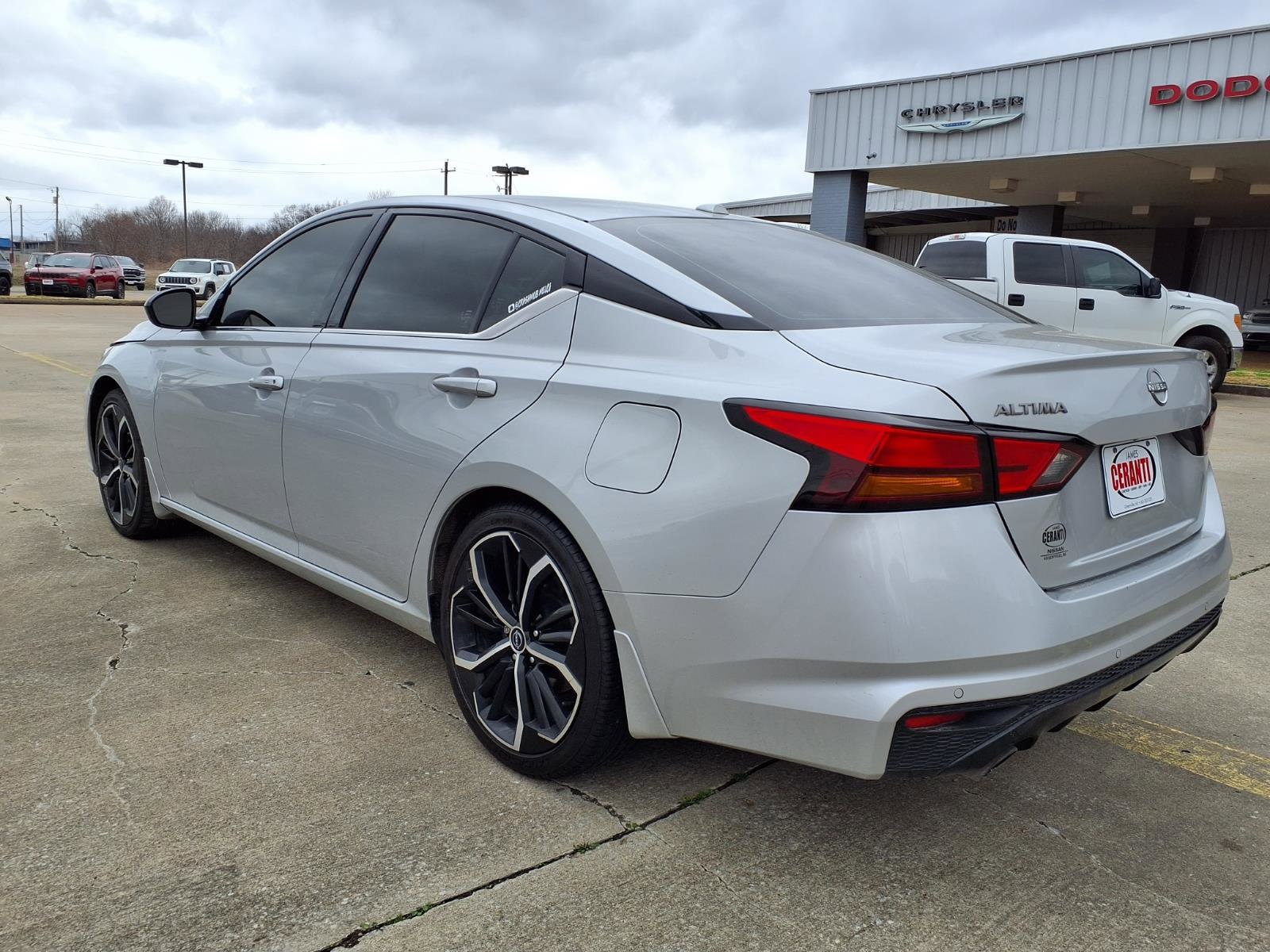 2024 Nissan Altima SR - Photo 6
