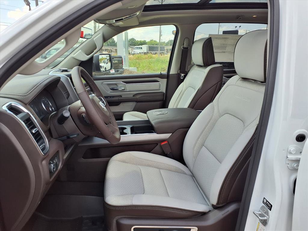 2026 RAM 1500 Laramie - Photo 18