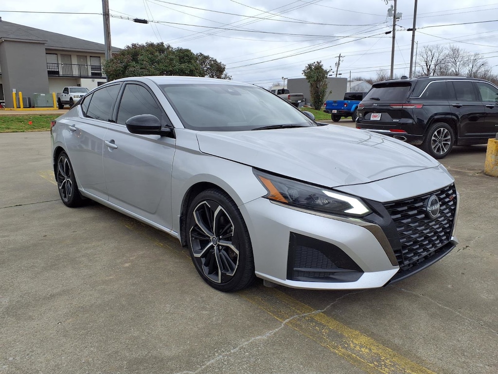 Used 2024 Nissan Altima 2.5 SR Sedan