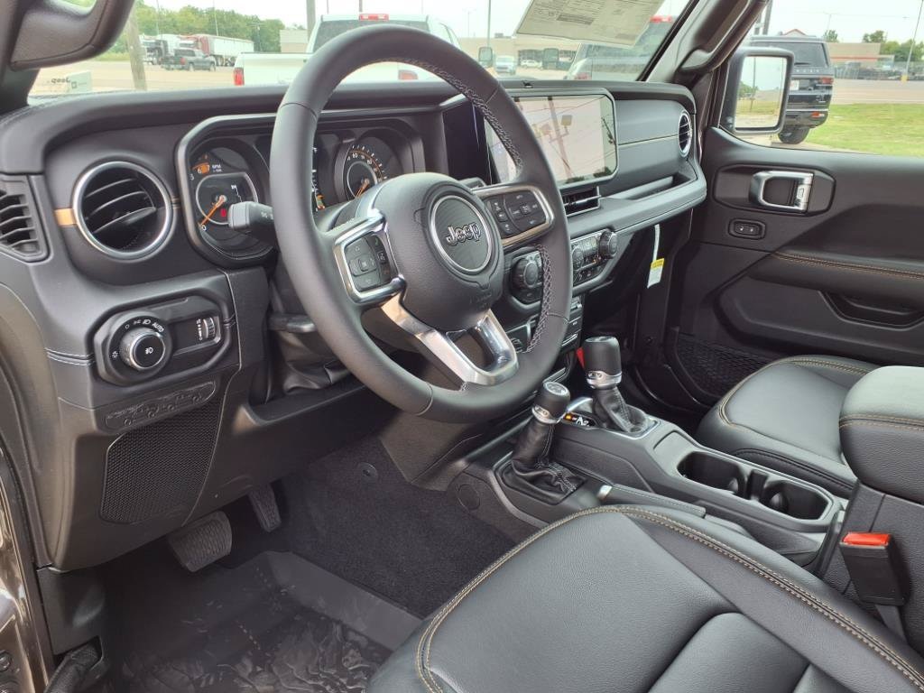 2025 Jeep Wrangler 4-Door Sahara - Photo 8