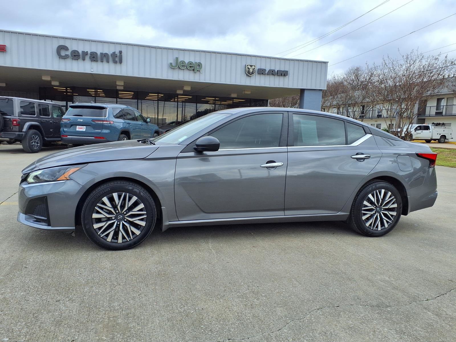 2024 Nissan Altima SV