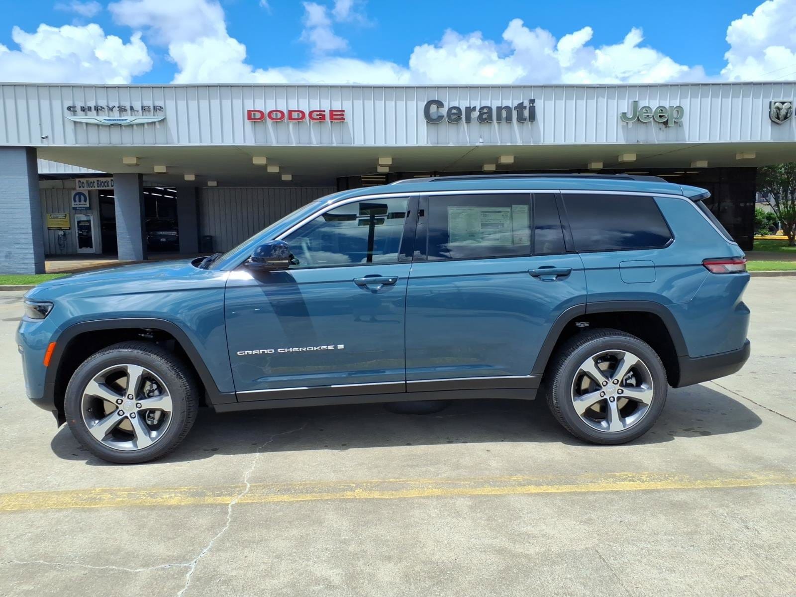2026 Jeep Grand Cherokee L Limited 4x4's photo