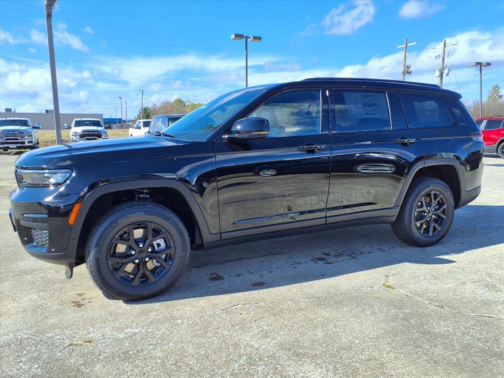 2025 Jeep Grand Cherokee L Altitude's photo