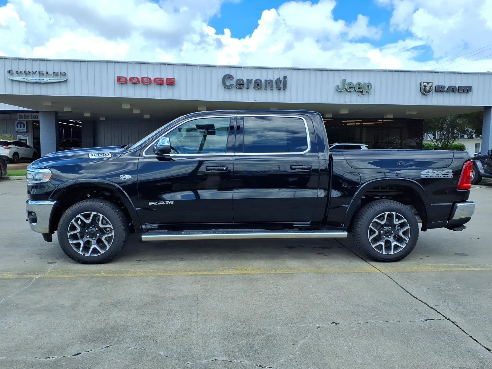 2026 RAM 1500 Laramie 4x4 Crew Cab 5'7's photo