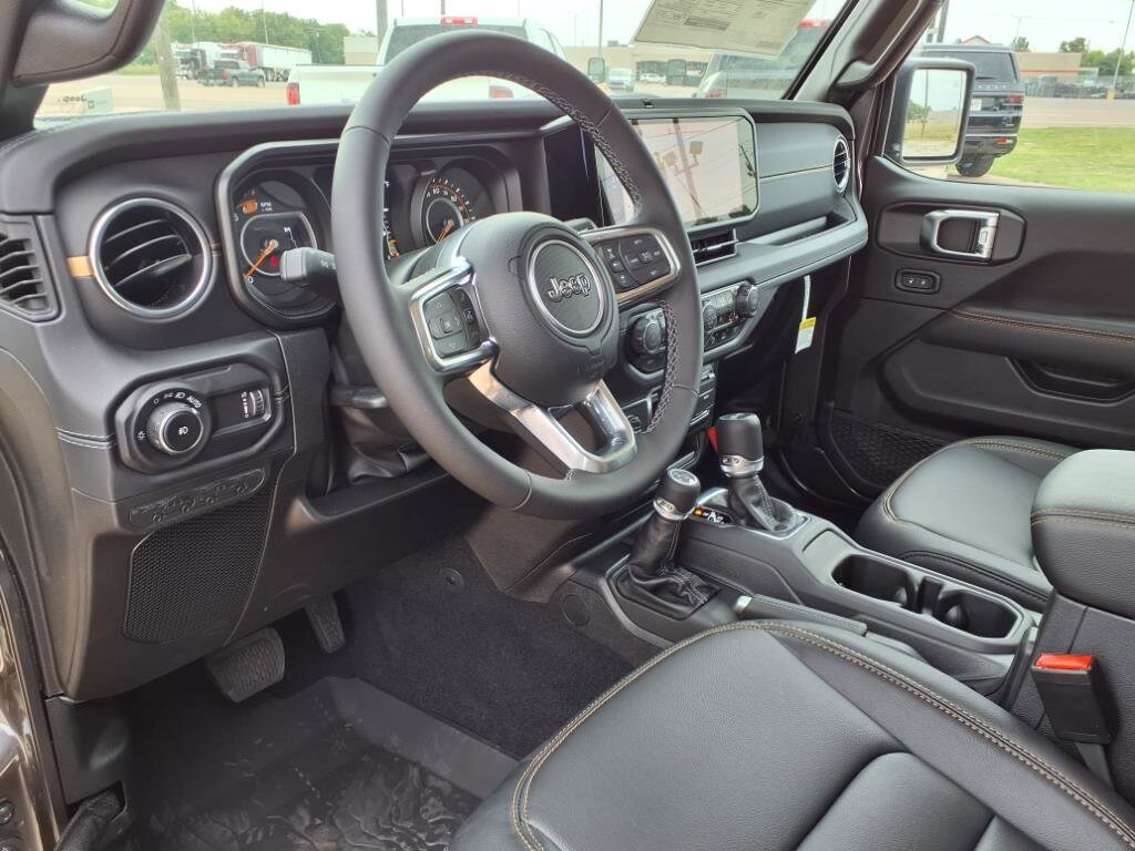 2025 Jeep Wrangler 4-Door Sahara - Photo 8
