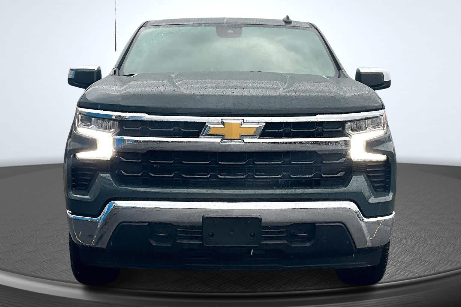 2025 Chevrolet Silverado 1500 LT photo 3