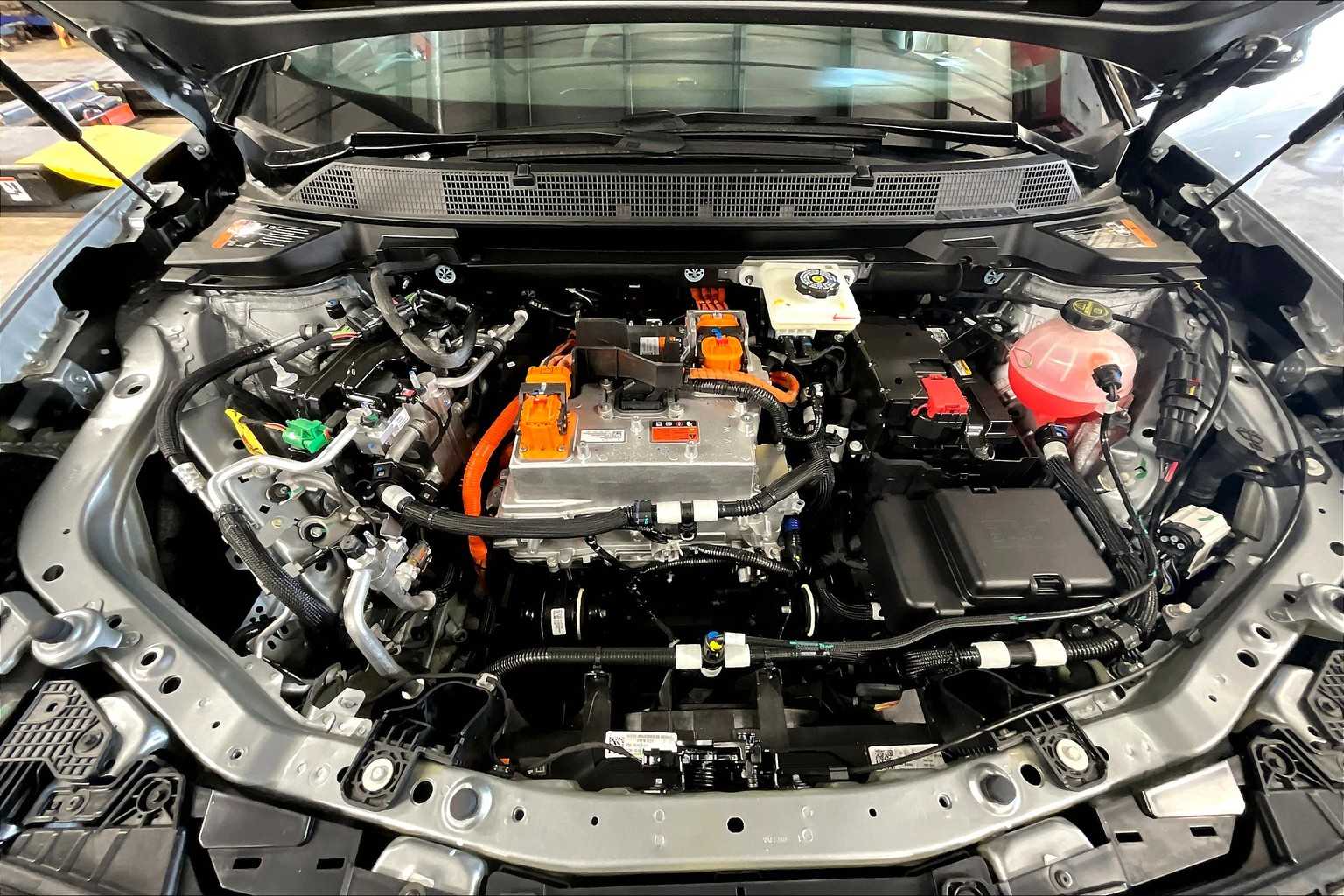 2025 Chevrolet Equinox EV RS - Photo 8