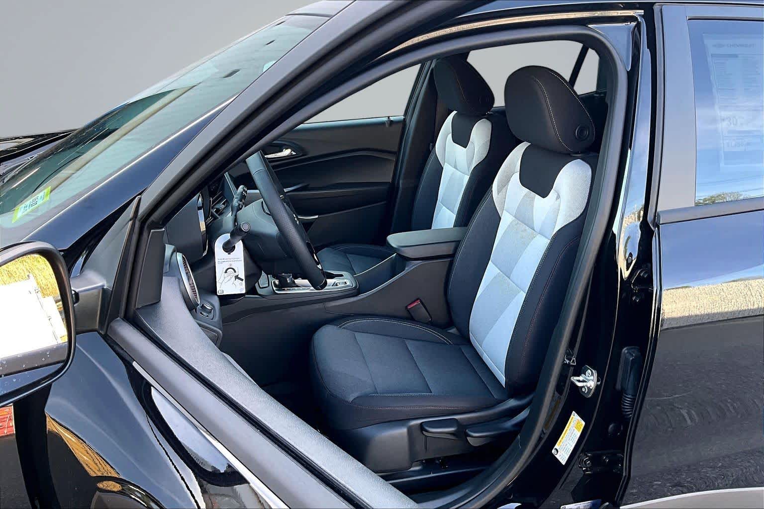 2026 Chevrolet Trax RS - Photo 9