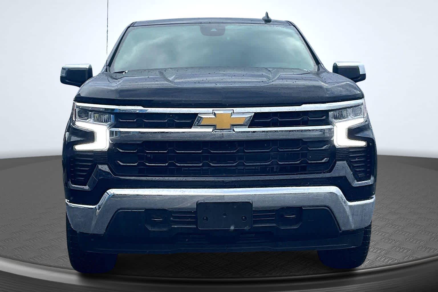 2025 Chevrolet Silverado 1500 LT photo 3