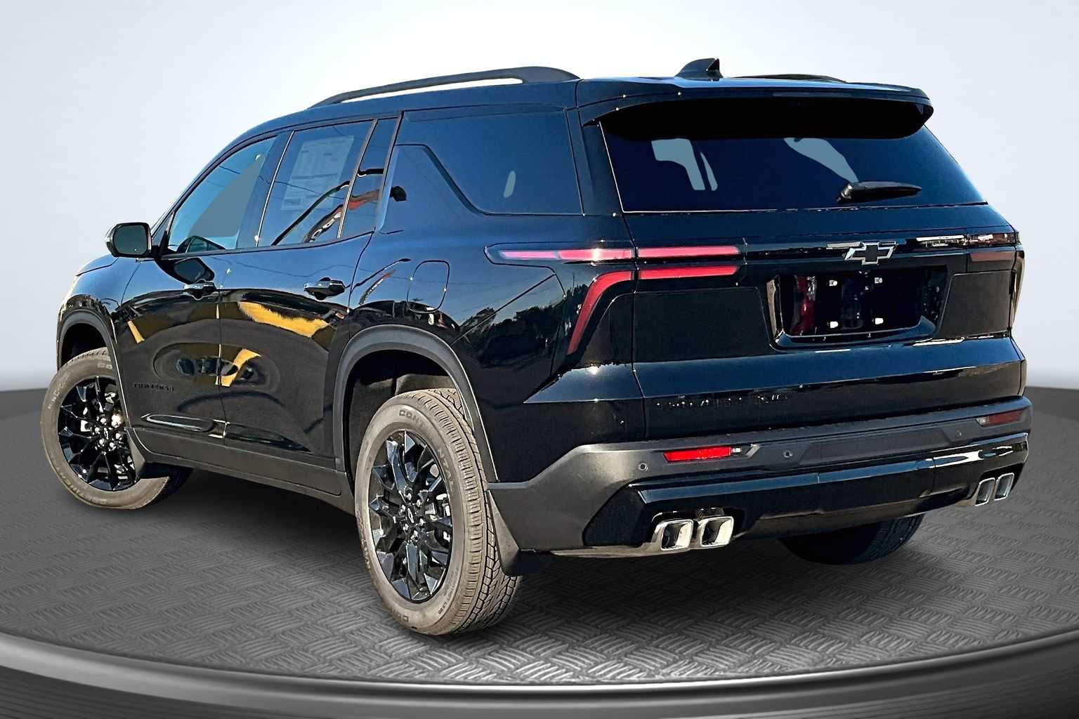 2026 Chevrolet Traverse photo 3
