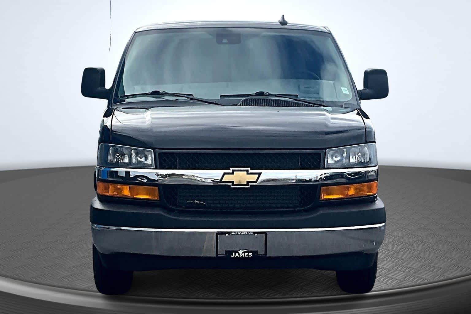 2024 Chevrolet Express Passenger 3500 photo 3