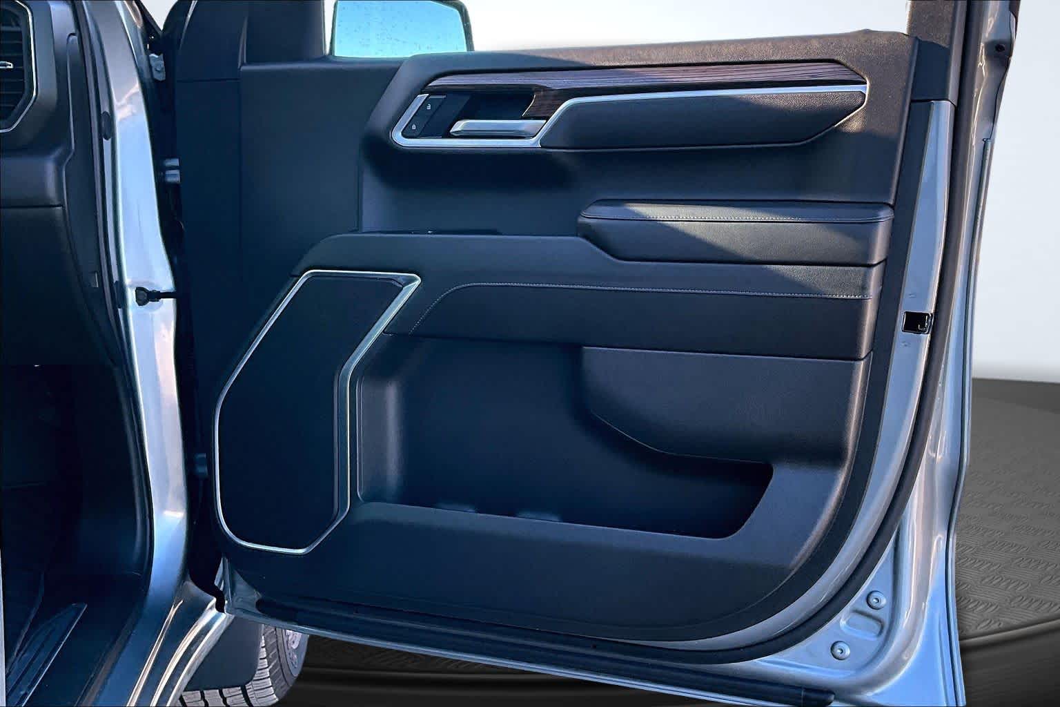 2025 Chevrolet Silverado 1500 LT - Photo 17