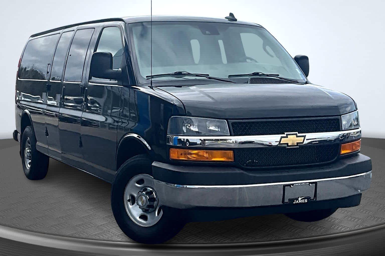 2024 Chevrolet Express Passenger LT - Photo 12
