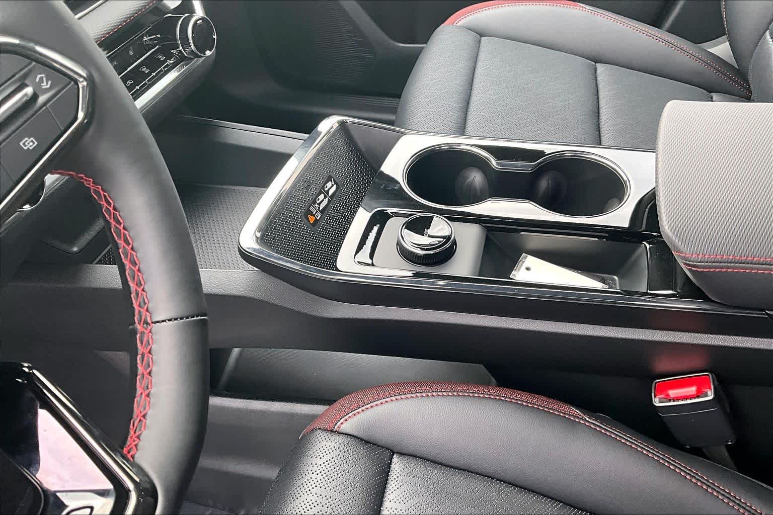 2027 Chevrolet Equinox RS - Photo 8