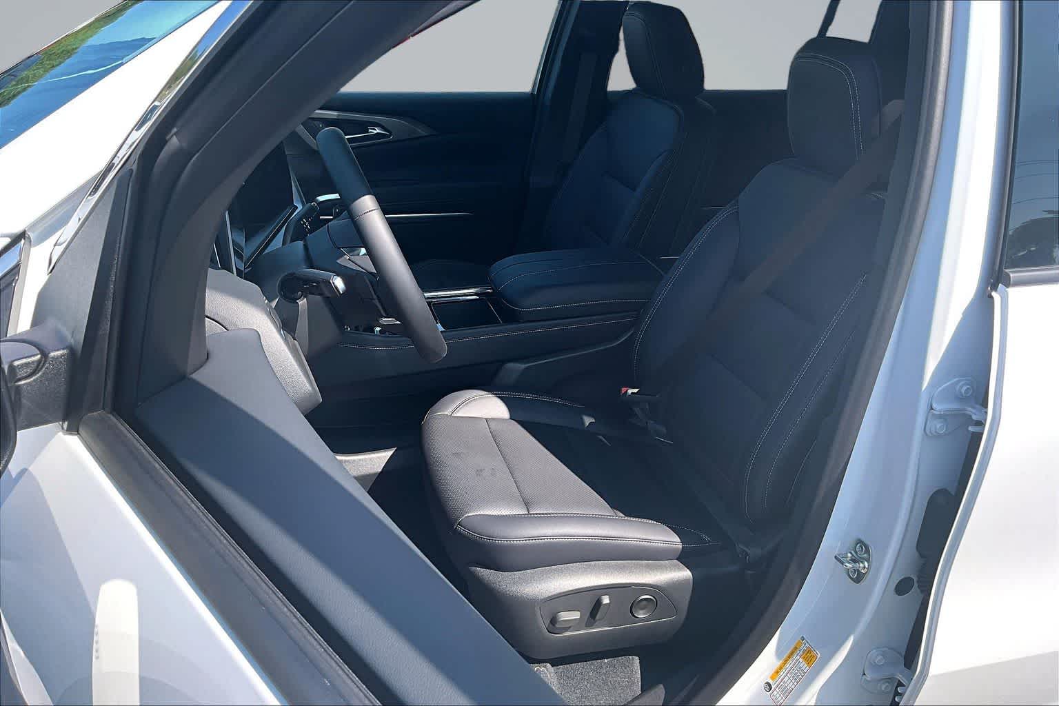2026 Chevrolet Traverse LT - Photo 12
