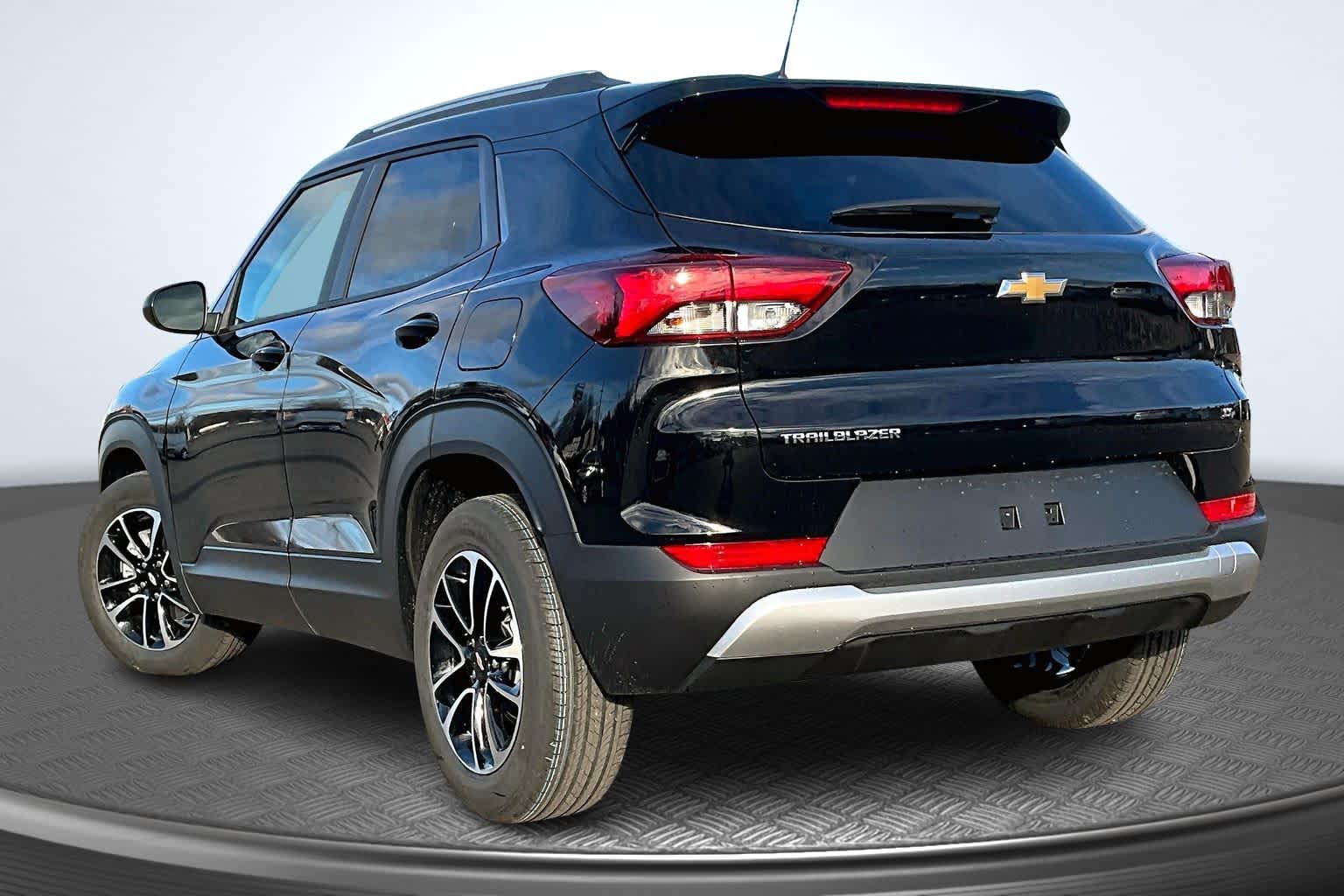 2026 Chevrolet Trailblazer LT photo 3