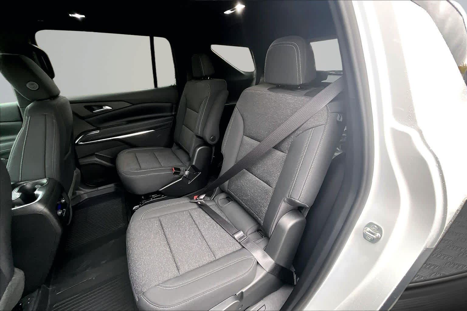 2027 Chevrolet Traverse LT - Photo 10