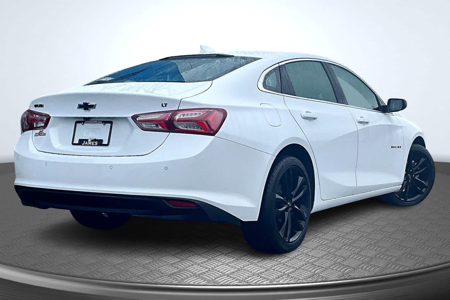 2025 Chevrolet Malibu 1LT photo 2