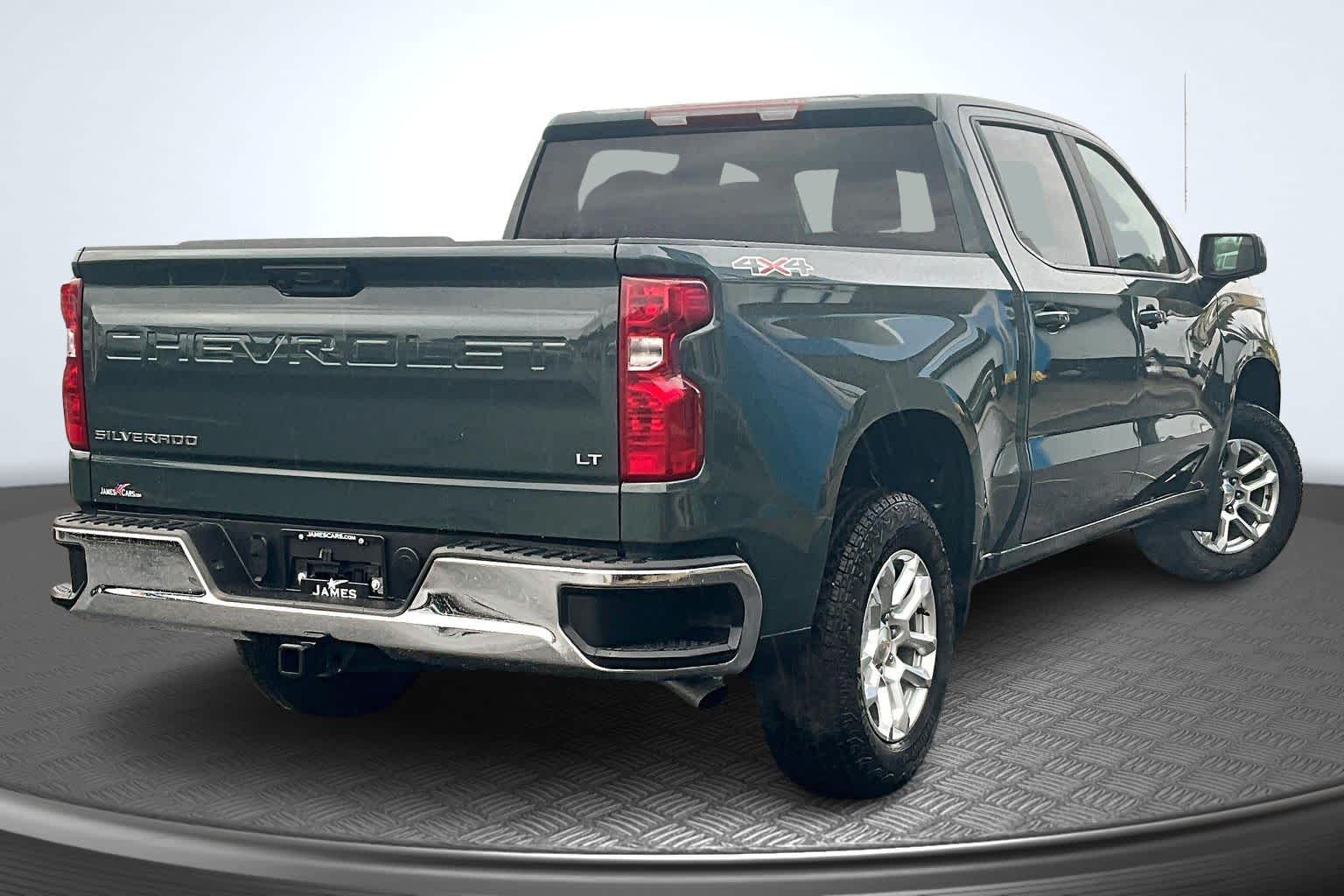 2025 Chevrolet Silverado 1500 LT photo 2