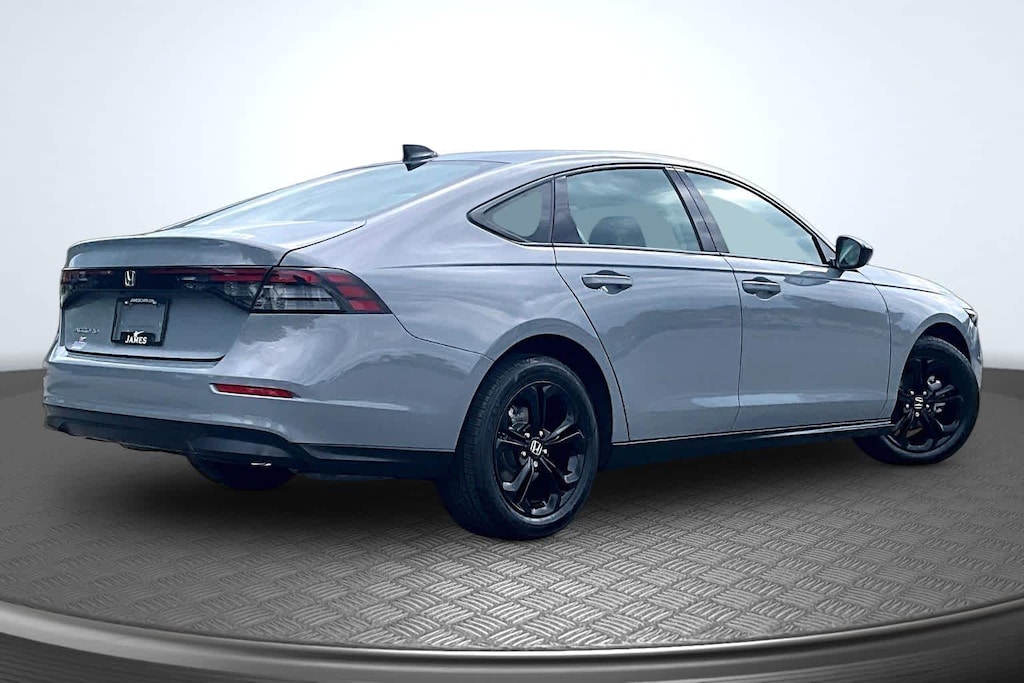 Used 2025 Honda Accord Sedan SE Sedan