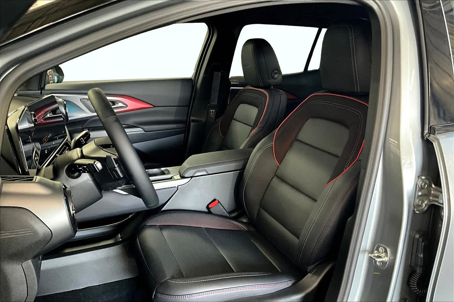 2025 Chevrolet Equinox EV RS - Photo 12