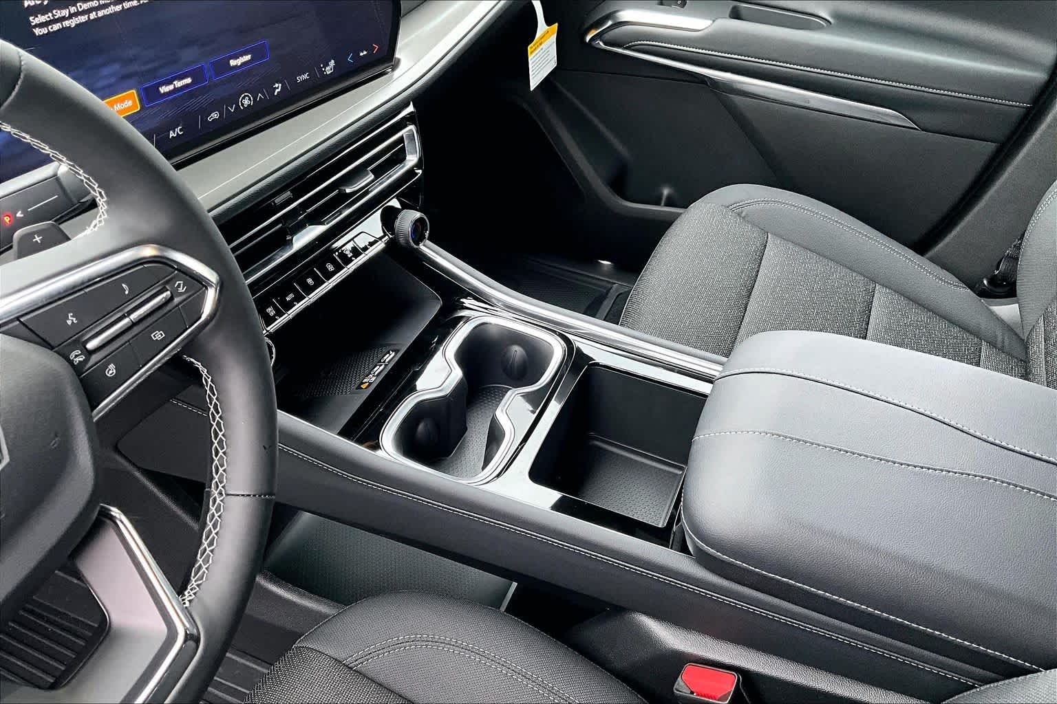 2027 Chevrolet Traverse LT - Photo 8