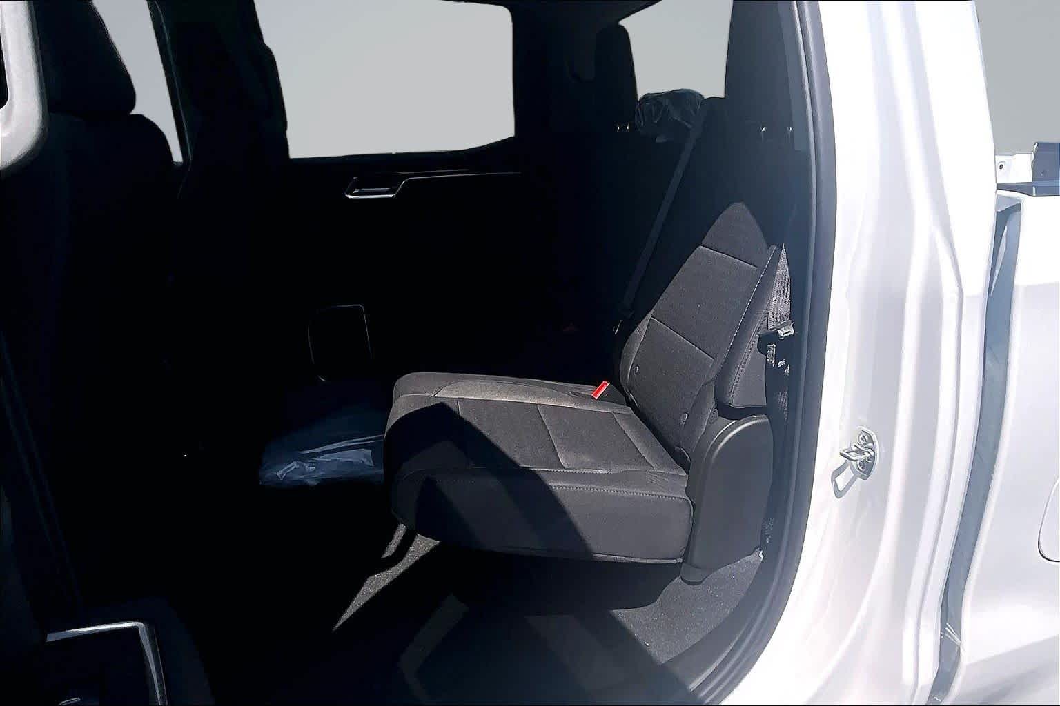 2026 Chevrolet Silverado 1500 LT - Photo 10