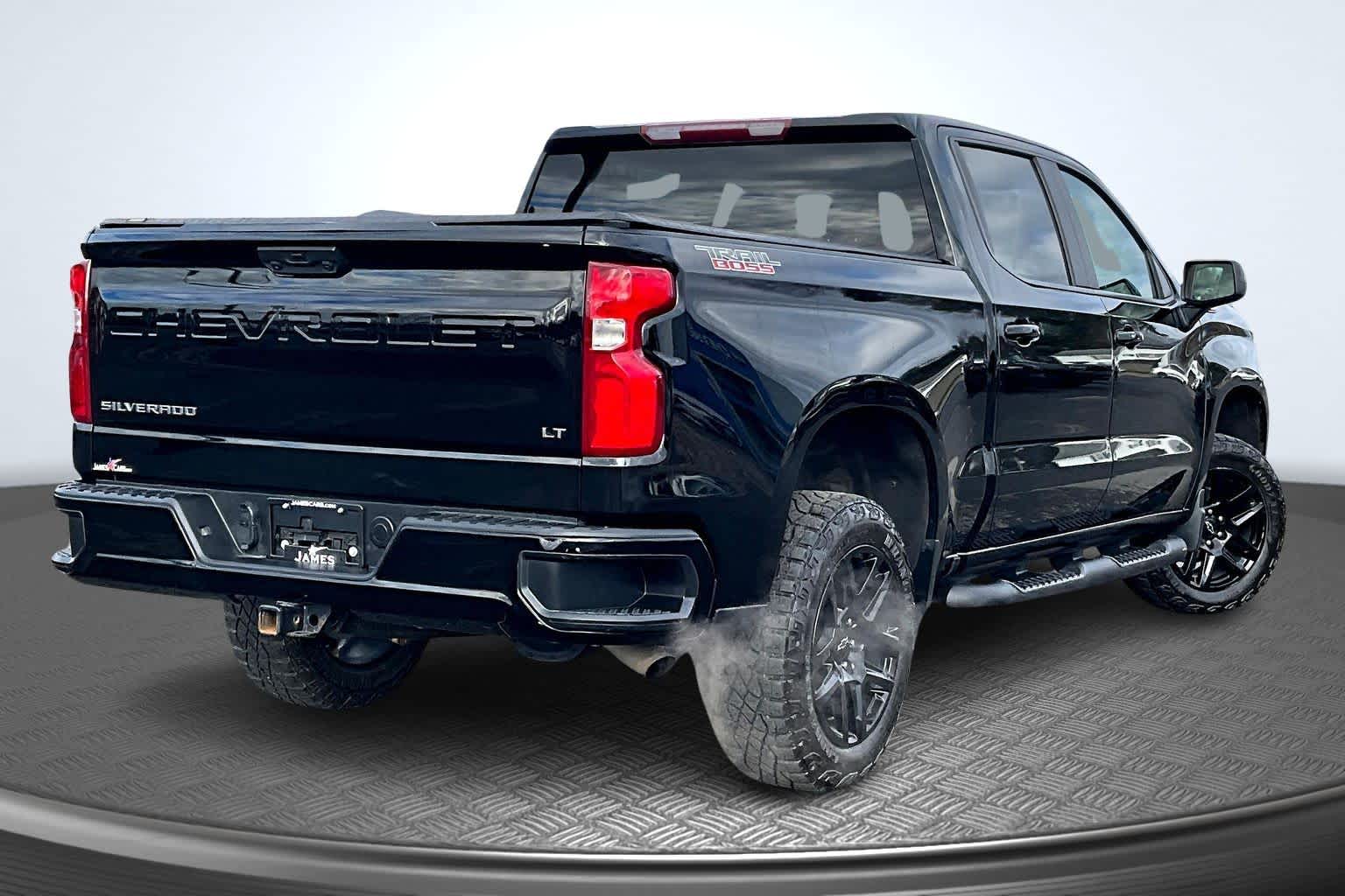 2023 Chevrolet Silverado 1500 LT Trail Boss photo 2
