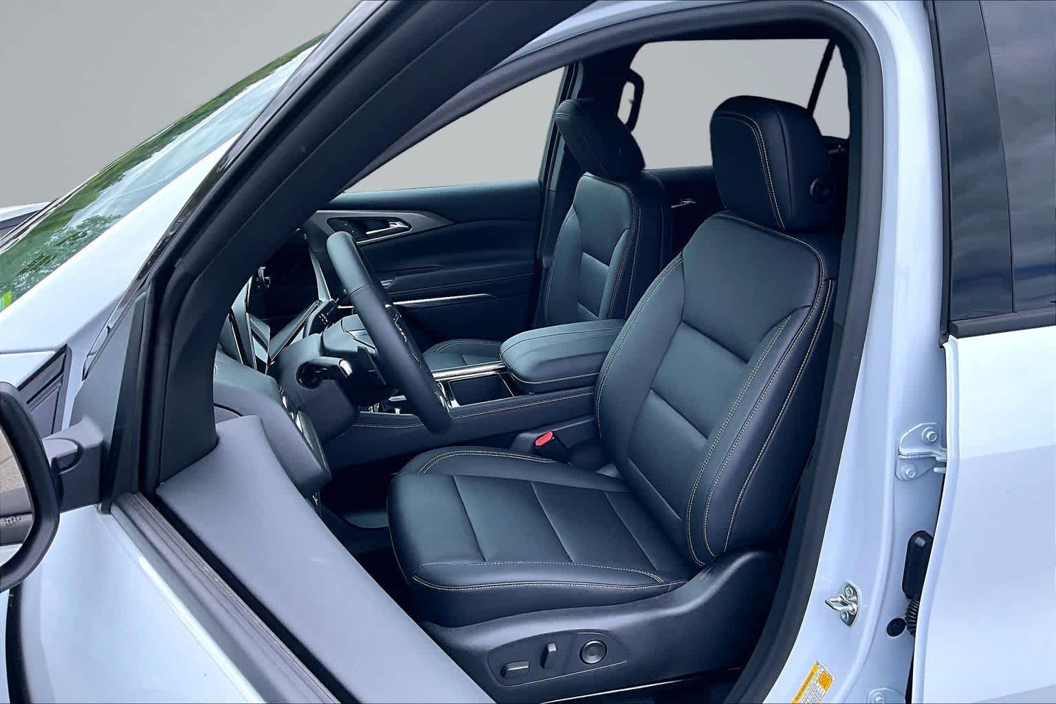 2026 Chevrolet Traverse LT - Photo 9