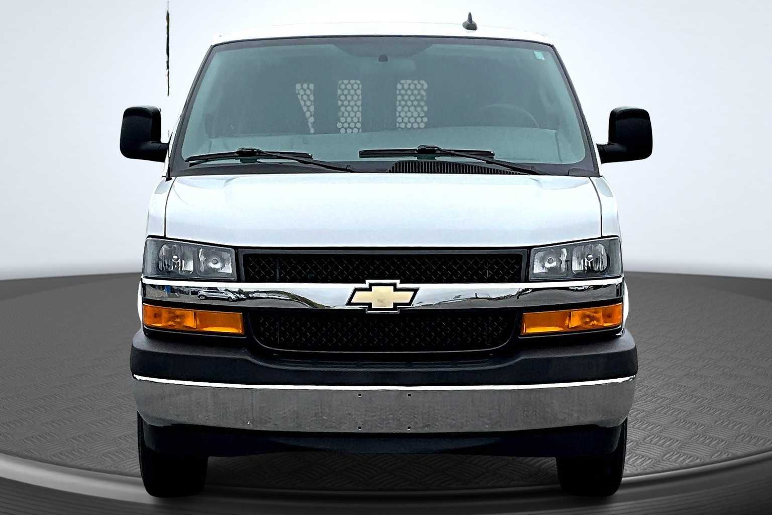 2023 Chevrolet Express Cargo 2500 Van photo 2