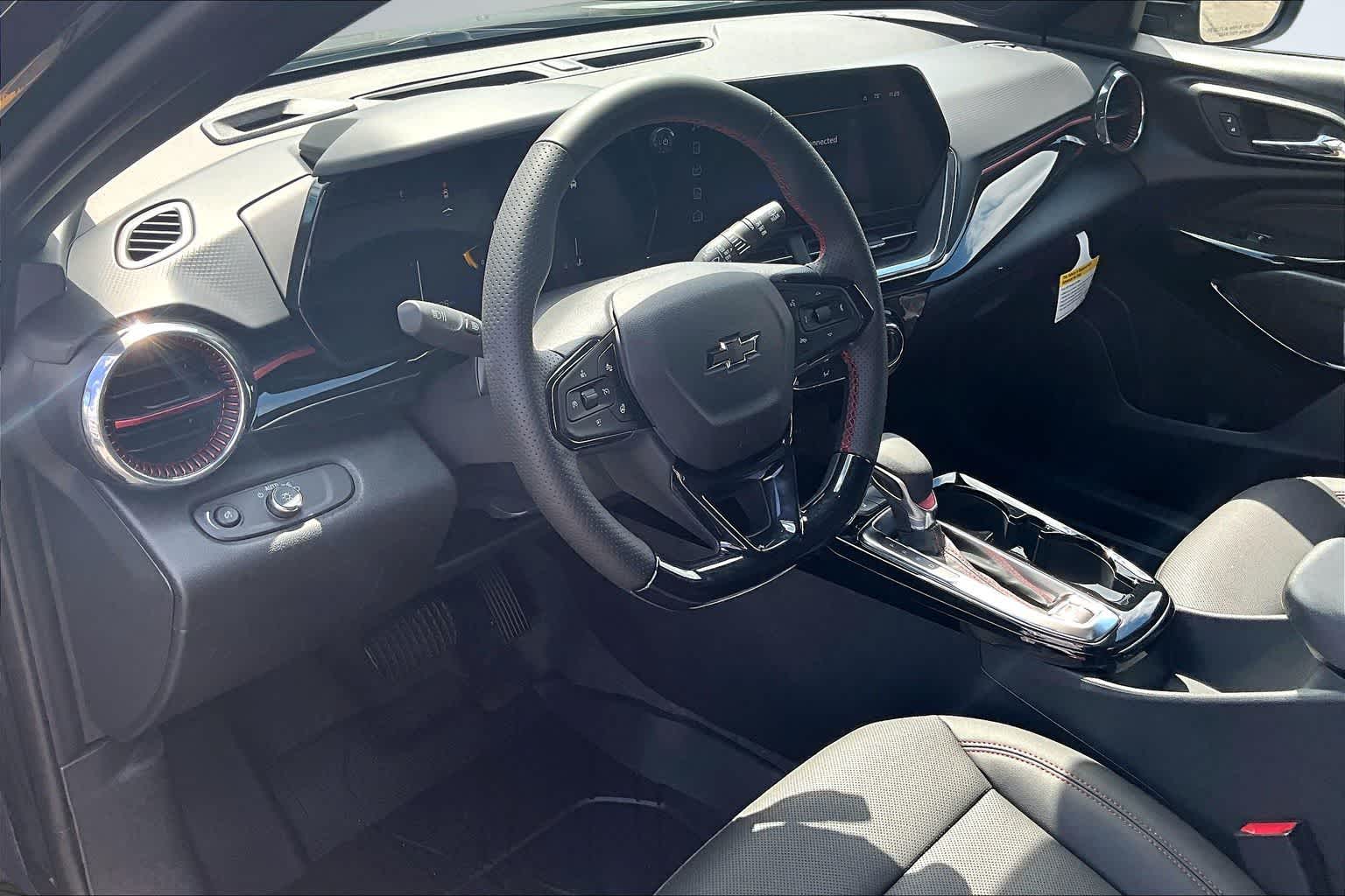 2026 Chevrolet Trax RS - Photo 6