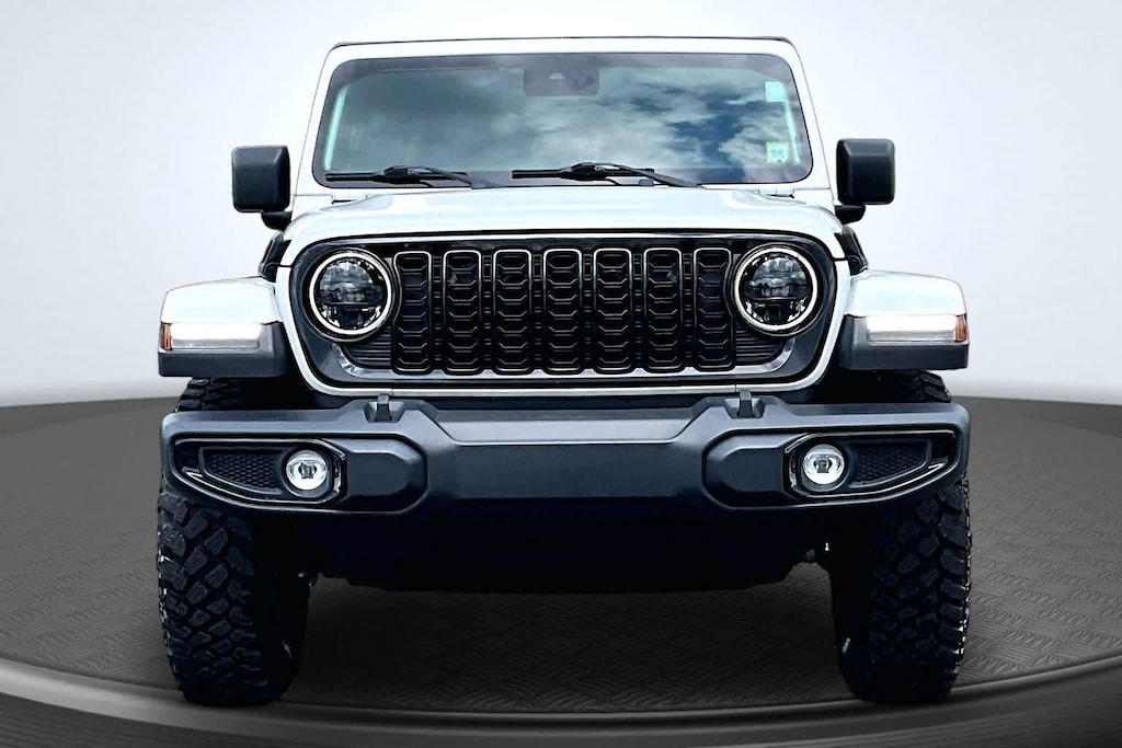 Used 2024 Jeep Gladiator Willys Truck Crew Cab