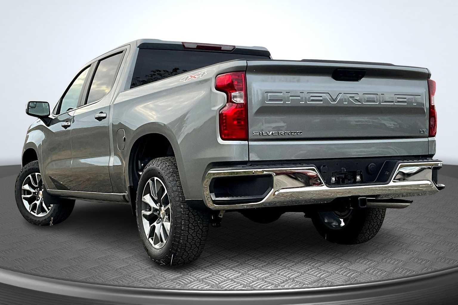 2026 Chevrolet Silverado 1500 LT photo 3