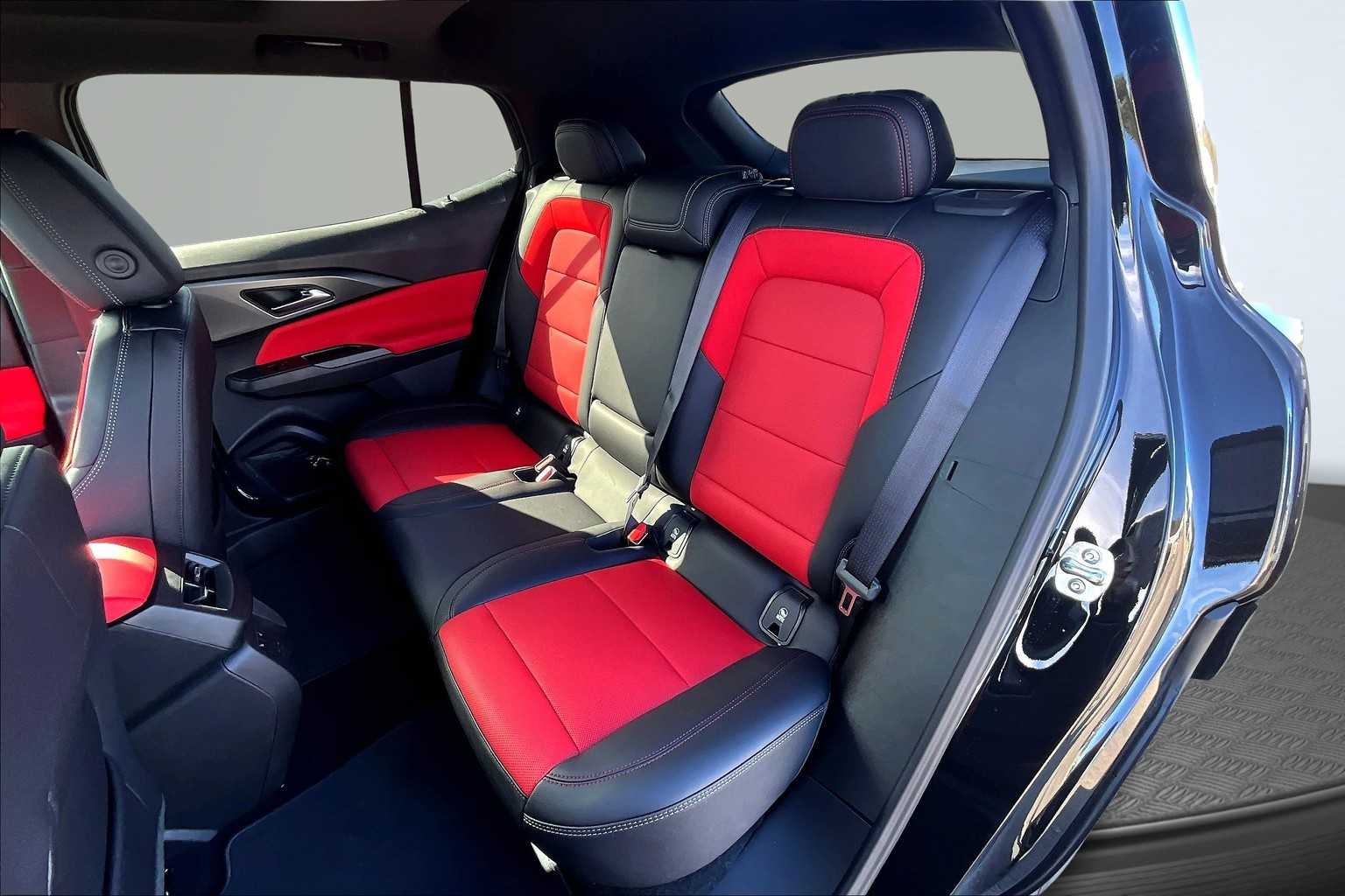 2025 Chevrolet Equinox EV RS - Photo 10