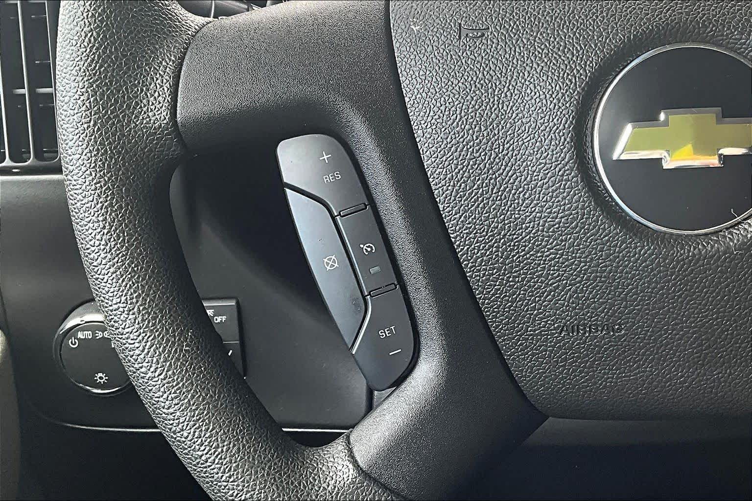 2024 Chevrolet Express Passenger LT - Photo 19