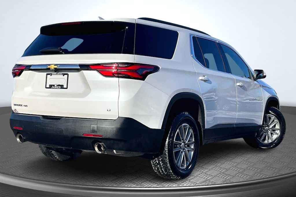 Used 2023 Chevrolet Traverse LT Cloth SUV