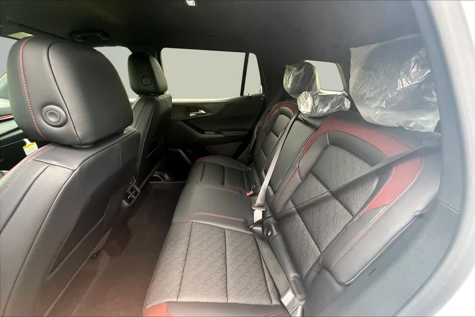 2027 Chevrolet Equinox RS - Photo 10