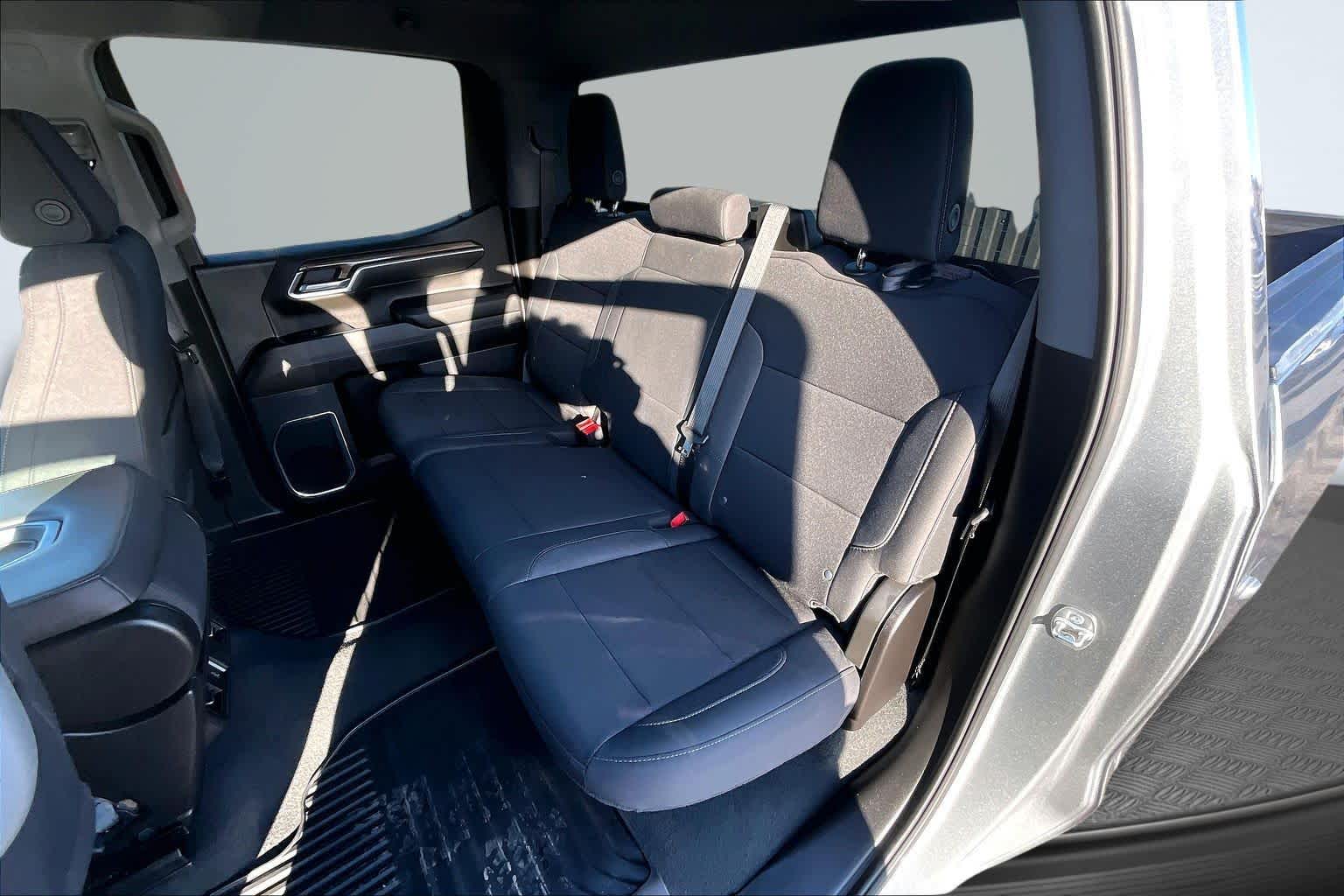 2025 Chevrolet Silverado 1500 LT - Photo 26