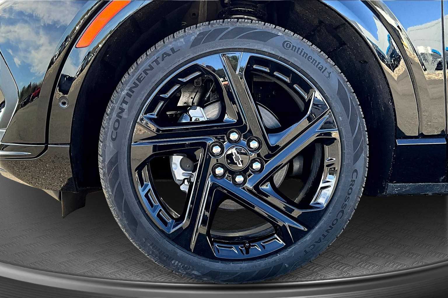 2025 Chevrolet Equinox EV RS - Photo 12