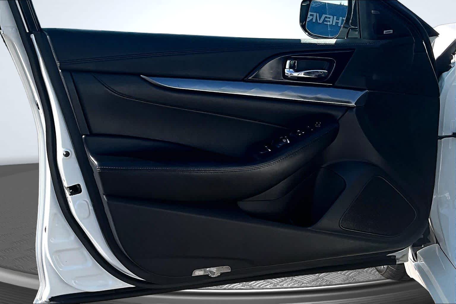 2017 Nissan Maxima SR - Photo 18