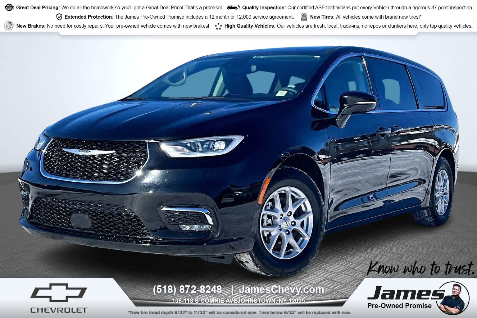 2024 Chrysler Pacifica Touring L's photo