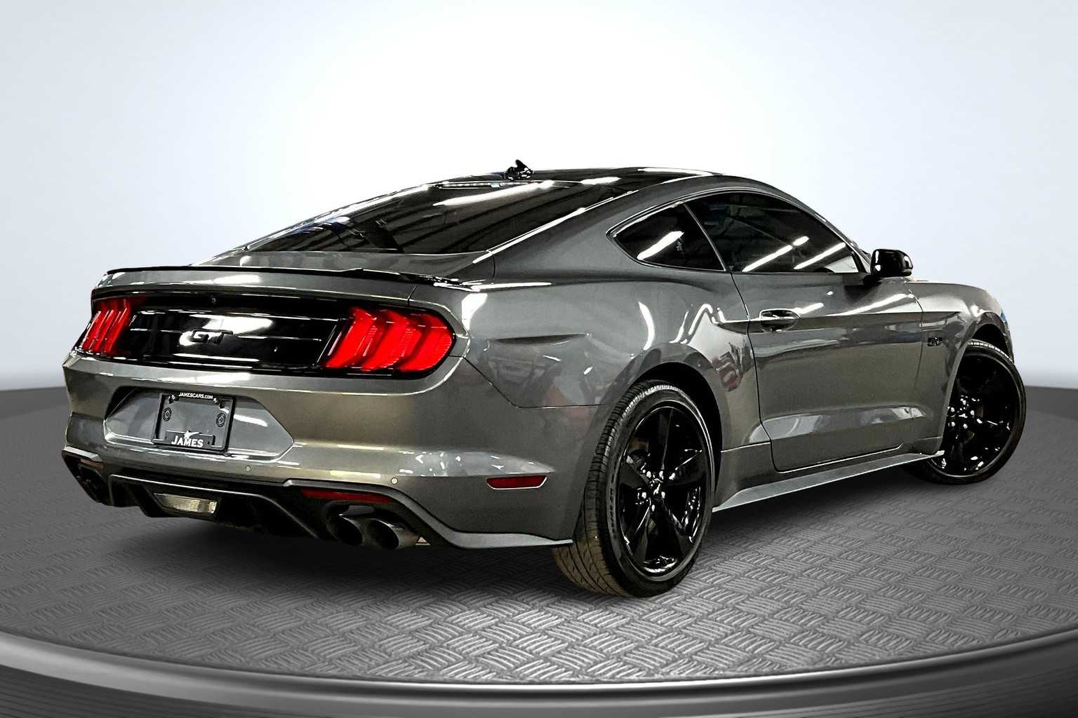 2022 Ford Mustang GT Premium photo 2