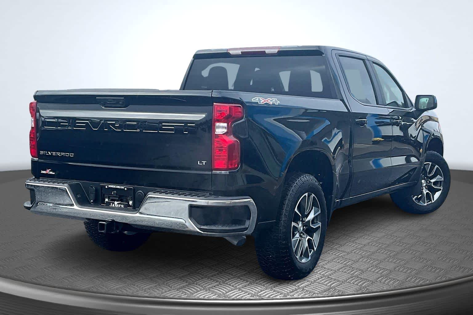 2025 Chevrolet Silverado 1500 LT photo 2